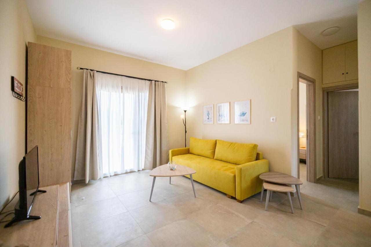 Varkes Suites 1 Неа Потидея Екстериор снимка