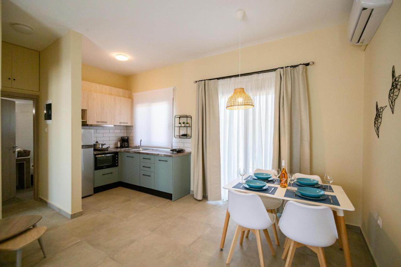 Varkes Suites 1 Неа Потидея Екстериор снимка